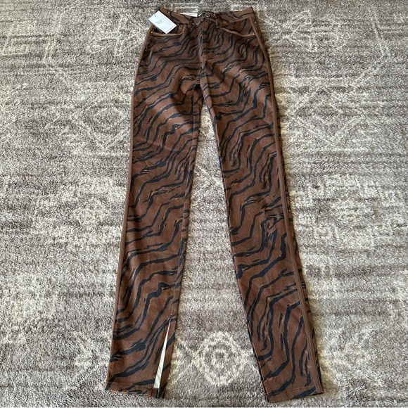 NWT WeWoreWhat The Icon Jeans Zebra High Waisted - Picture 2 of 8